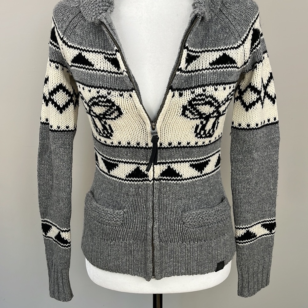 Aritzia TNA Sea to Sky 100% Lambswool Zip Up Sweater - Picture 4 of 13